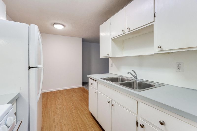 2630 Pleasant Ave #103, Minneapolis, MN 55408