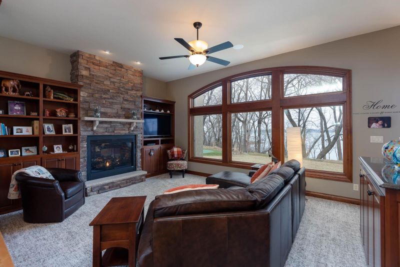 118 East Bay Dr, Madison Lake, MN 56063