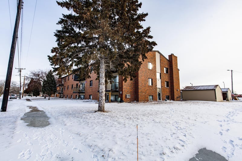 404 1st Ave NW #L, Dilworth, MN 56529