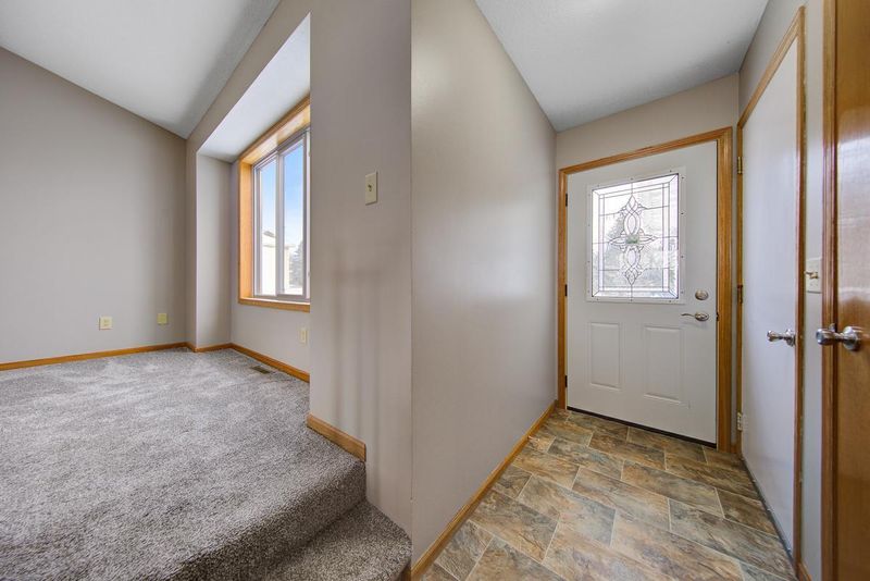 200 Autumn Dr, Owatonna, MN 55060