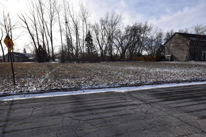 3205 Foxpoint Rd, Burnsville, MN 55337