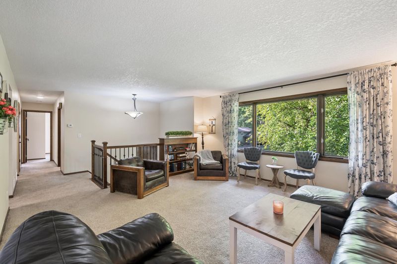 1833 19th St NW, New Brighton, MN 55112