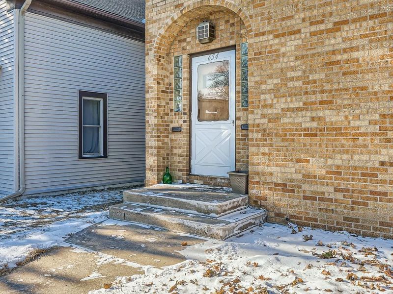 654 Madison St NE, Minneapolis, MN 55413