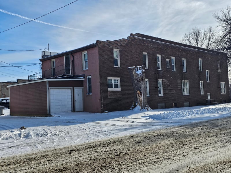 24 W Main St, Hayfield, MN 55940