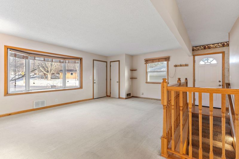 2083 Barry Dr, Newport, MN 55055