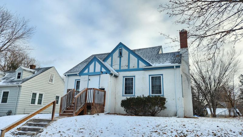 4214 Humboldt Ave N, Minneapolis, MN 55412
