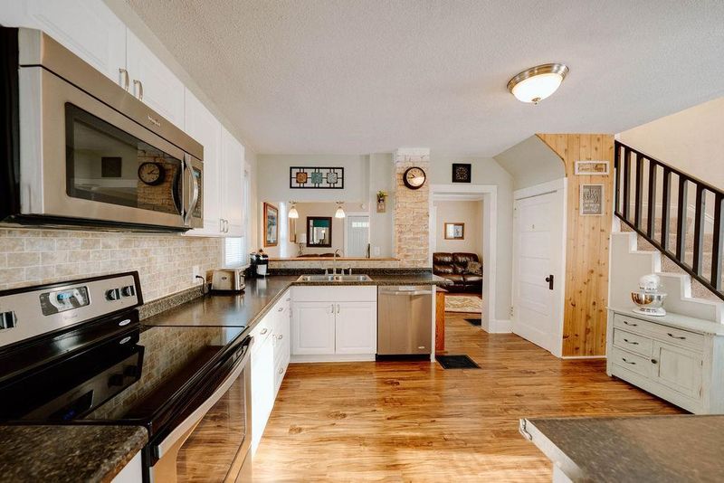 521 Hastings Ave, Saint Paul Park, MN 55071