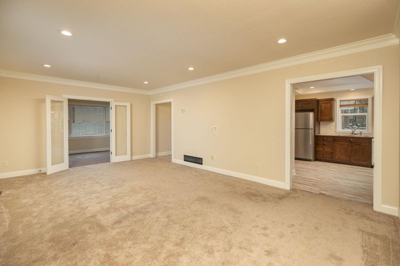 107 1st St NW, Austin, MN 55912