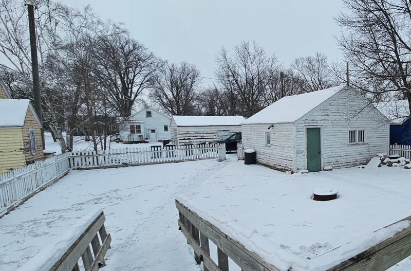 303 E 7th St, Morris, MN 56267