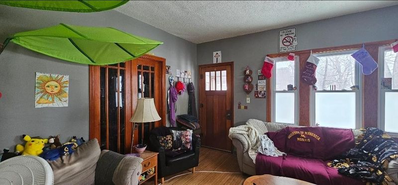 303 E 7th St, Morris, MN 56267