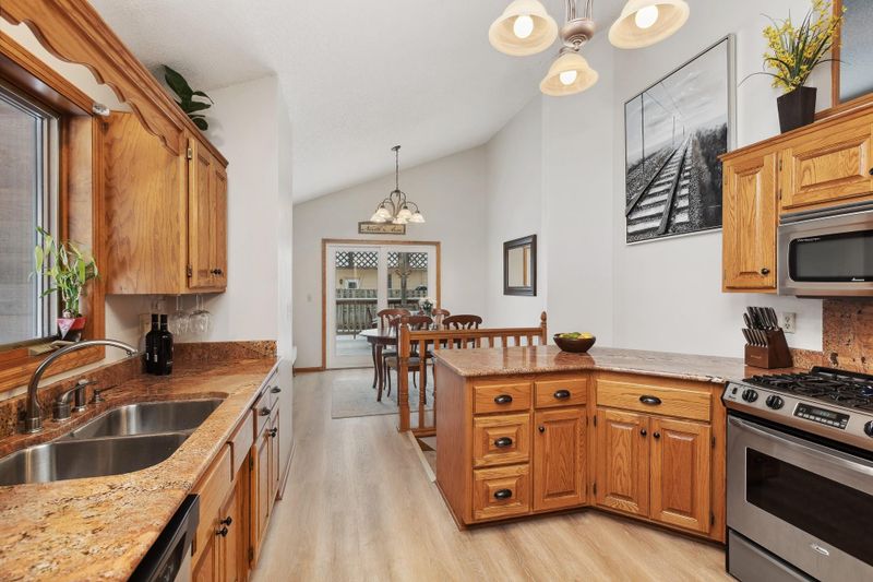 17410 12th Ave N, Plymouth, MN 55447