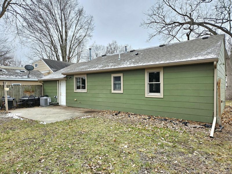 1004 11th St NW, Austin, MN 55912
