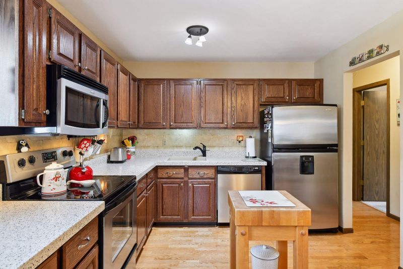 2244 Oregon Ct, Saint Louis Park, MN 55426