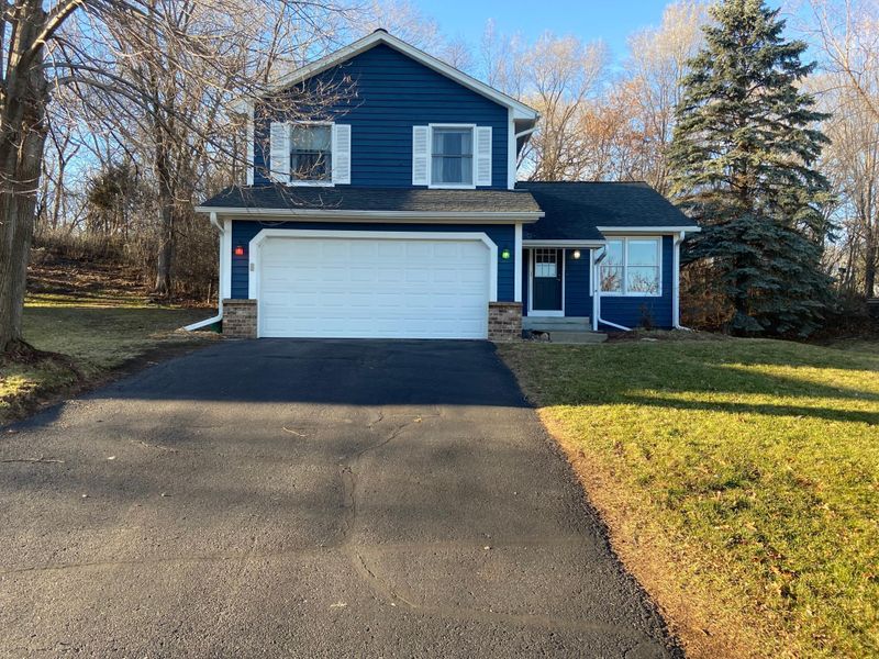 1582 Lakeview Curve, Eagan, MN 55122