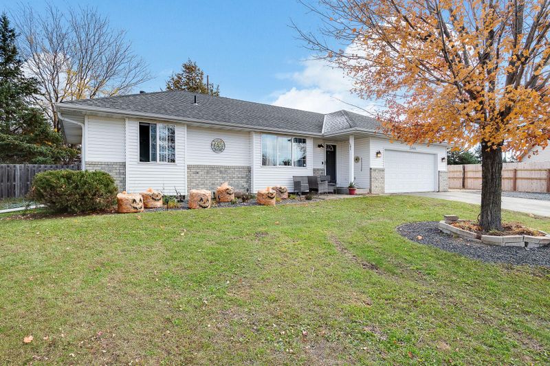 23651 Cardinal Ct, Hampton, MN 55031
