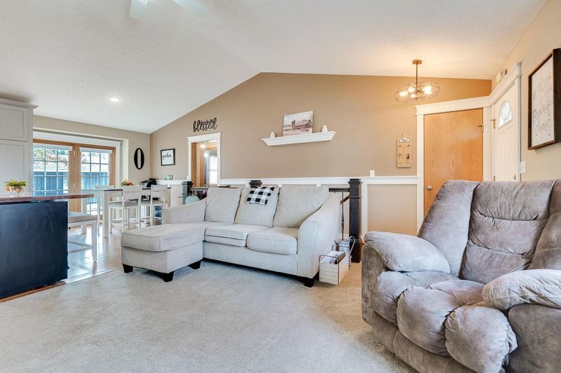 23651 Cardinal Ct, Hampton, MN 55031