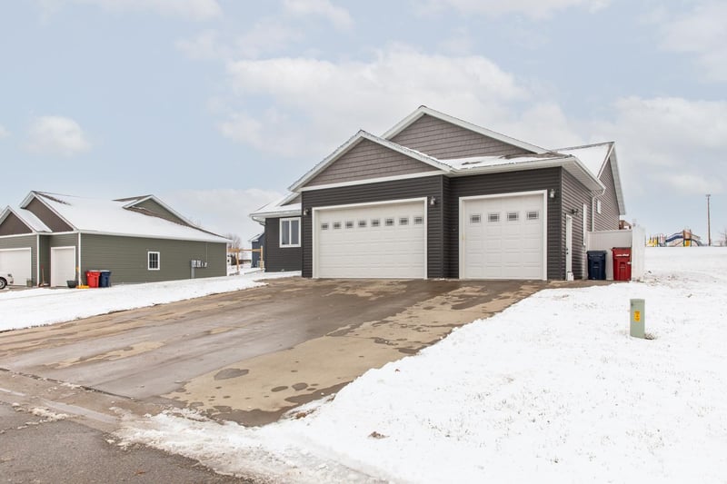 30 Ashley Ln, Elgin, MN 55932