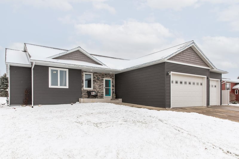 30 Ashley Ln, Elgin, MN 55932