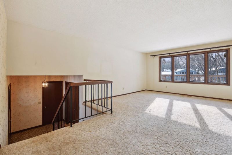 18895 Pheasant Cir, Eden Prairie, MN 55346