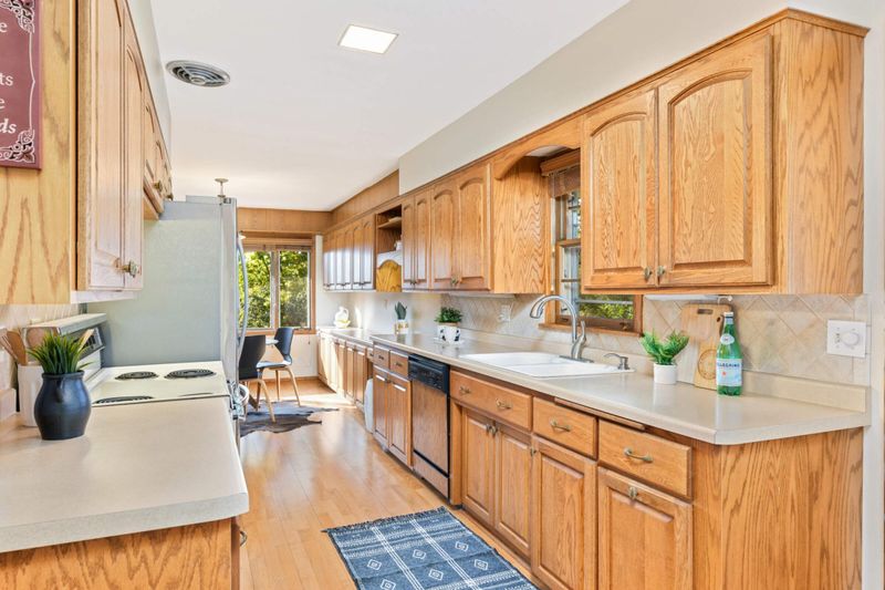 1047 Howell St S, Saint Paul, MN 55116