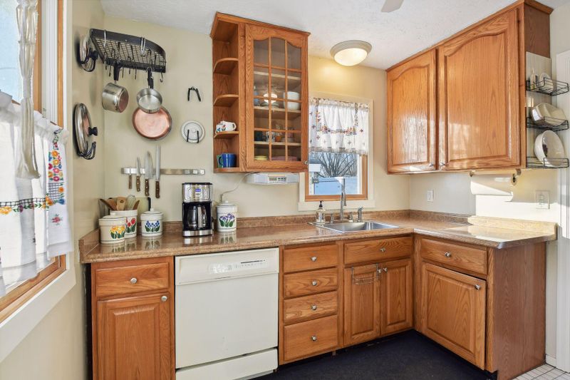 8225 Clinton Ave S, Bloomington, MN 55420