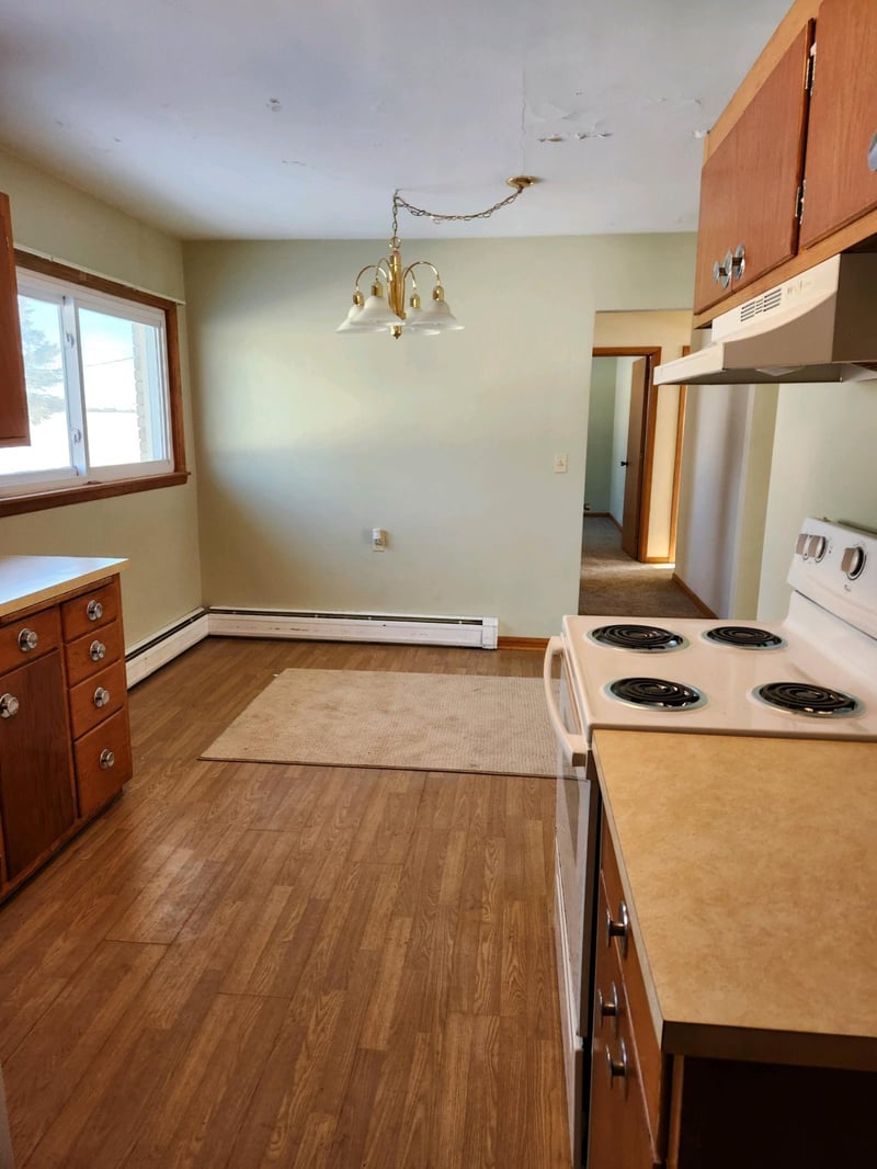 400-402 North St E, Waldorf, MN 56091