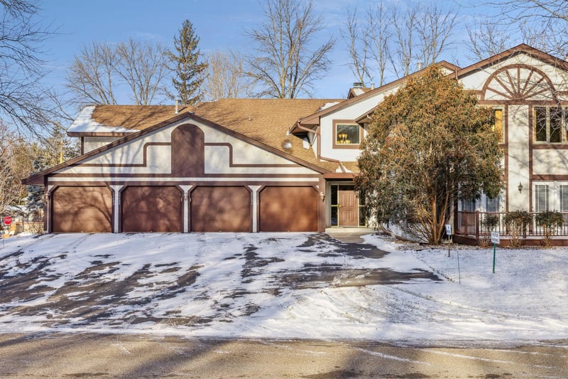 15688 Sussex Dr, Minnetonka, MN 55345