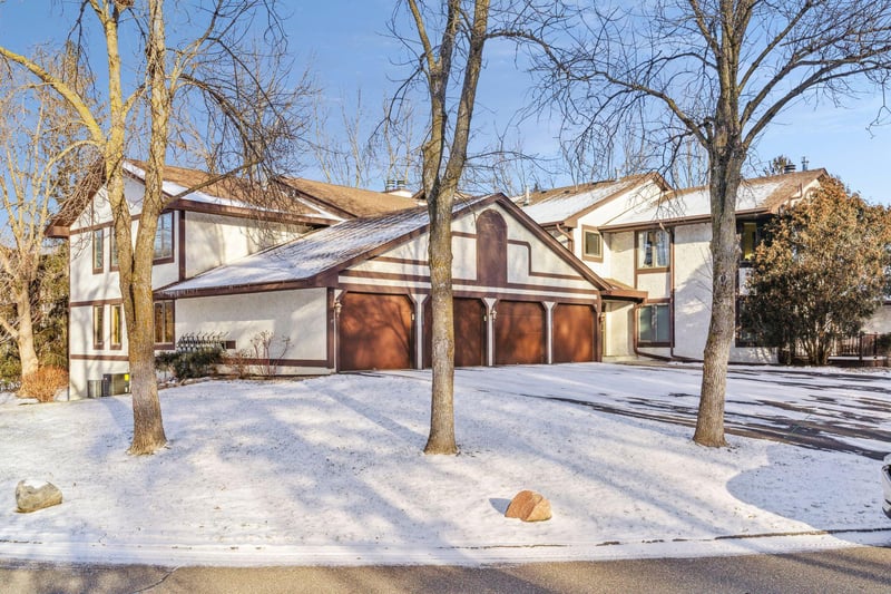 15688 Sussex Dr, Minnetonka, MN 55345
