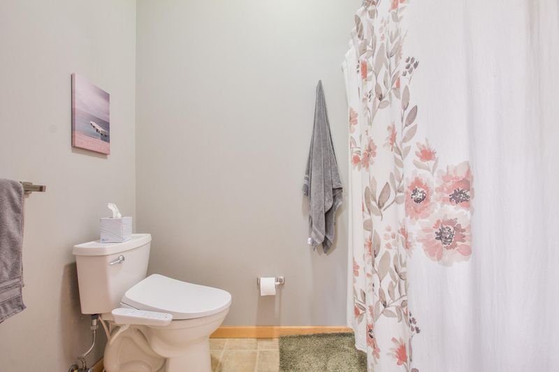 3310 Nicollet Ave #304, Minneapolis, MN 55408