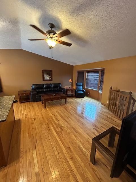 12575 Ensign Ave, Savage, MN 55378