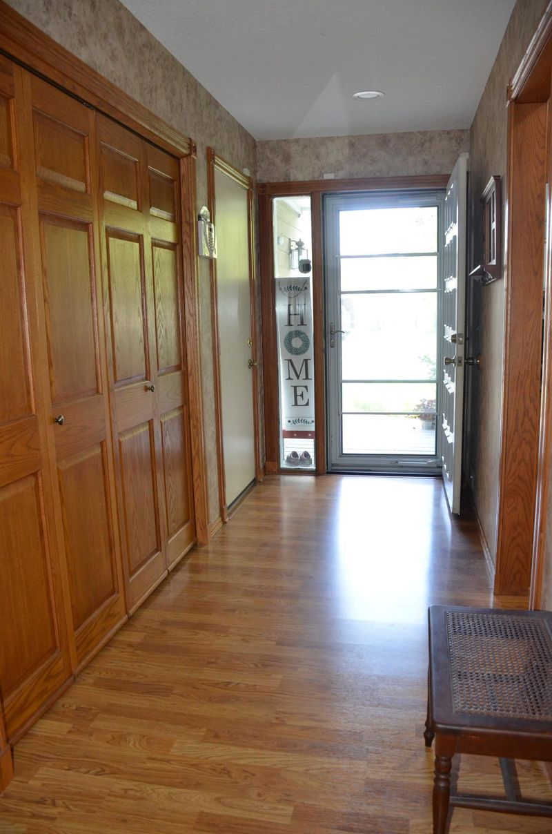 1010 Boston Hill Rd, Eagan, MN 55123
