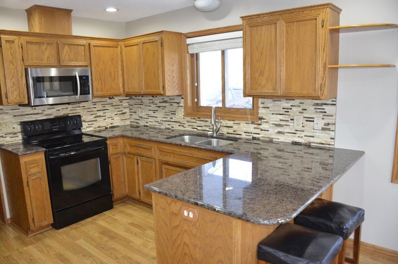 1010 Boston Hill Rd, Eagan, MN 55123