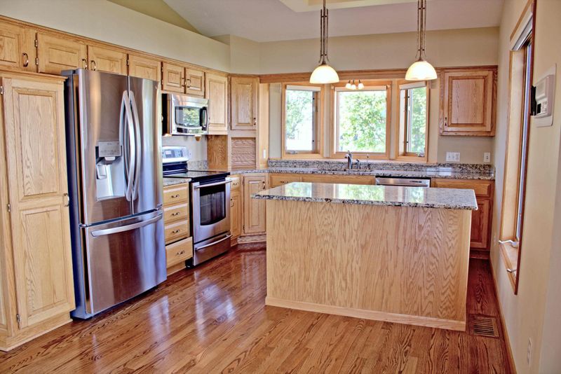 10746 Leaping Deer Ln, Eden Prairie, MN 55344