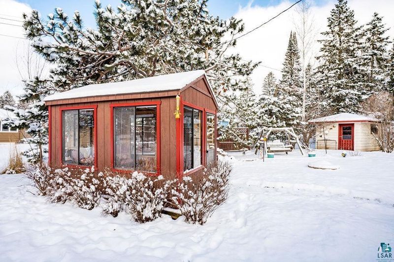 7 Birch Grove Rd, Esko, MN 55733