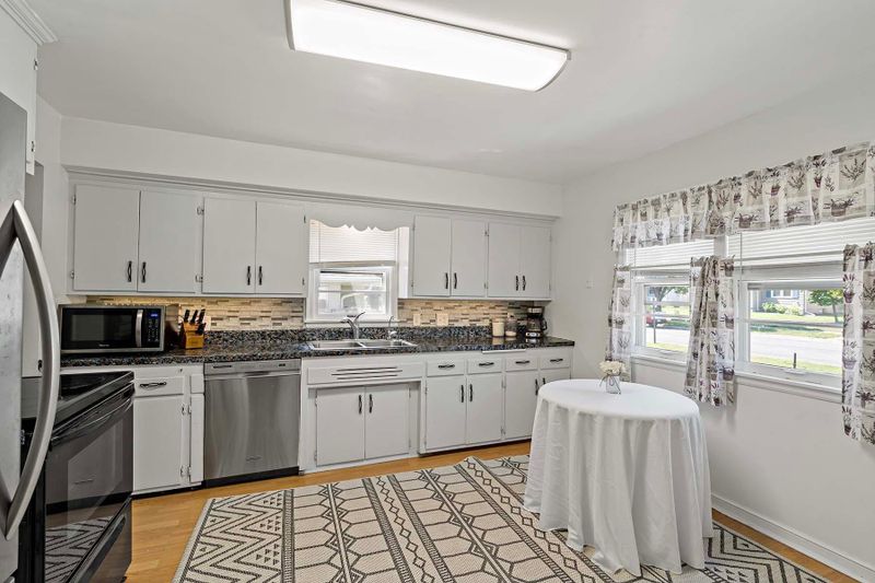 815 3rd Ave S, South Saint Paul, MN 55075
