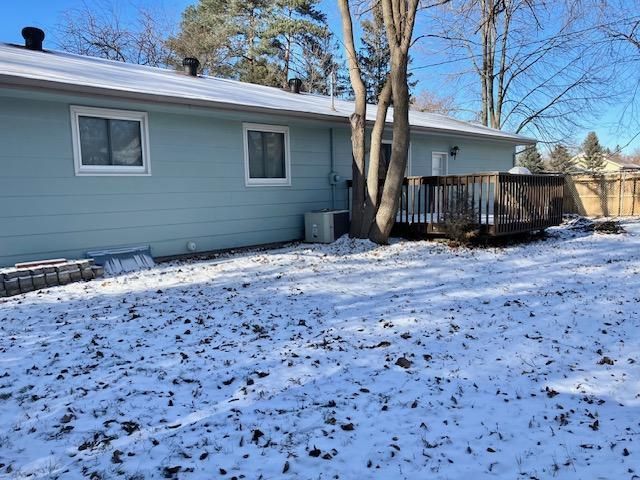 9947 Queen Cir, Bloomington, MN 55431
