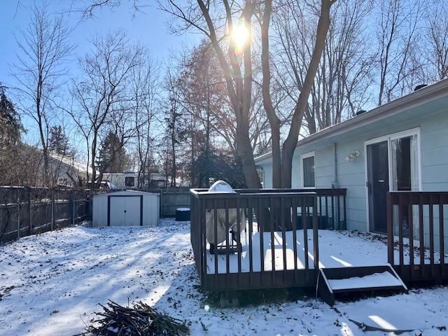 9947 Queen Cir, Bloomington, MN 55431