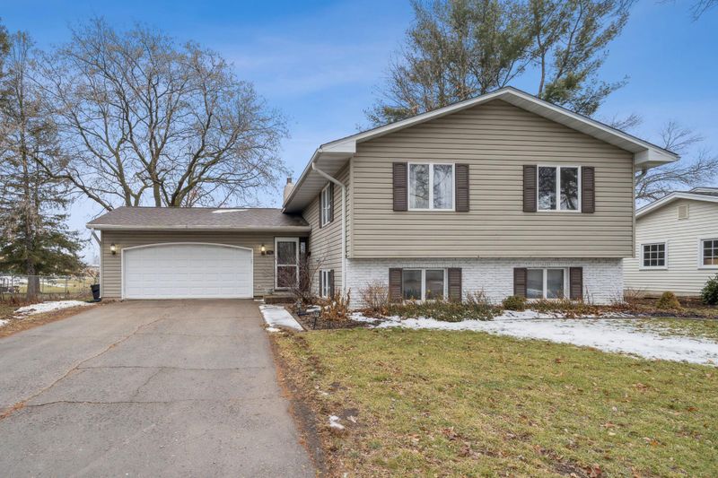 967 Hazel St, River Falls, WI 54022