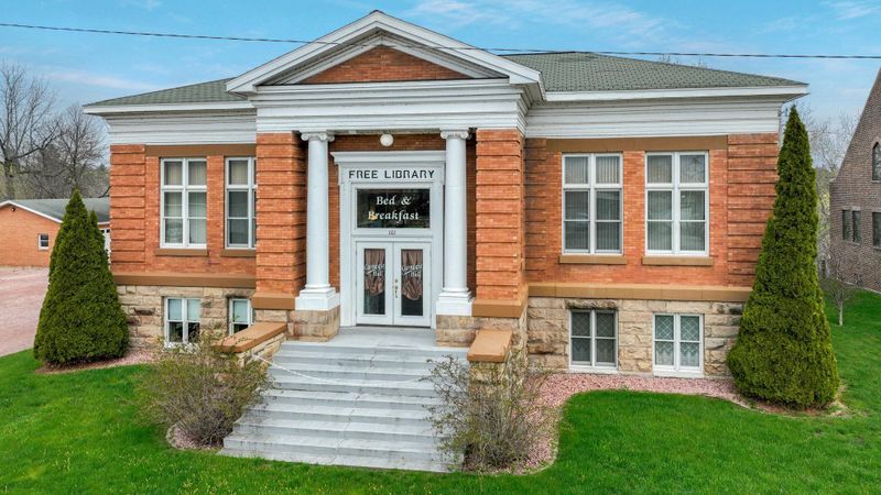 101 Lake Ave E, Ladysmith, WI 54848