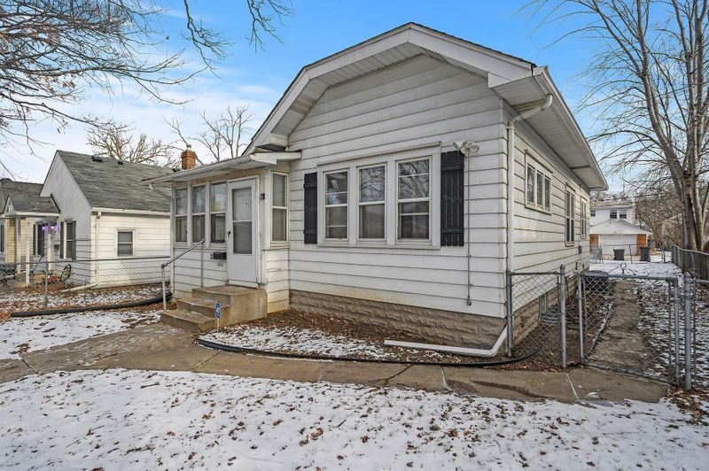 3232 Thomas Ave N, Minneapolis, MN 55412