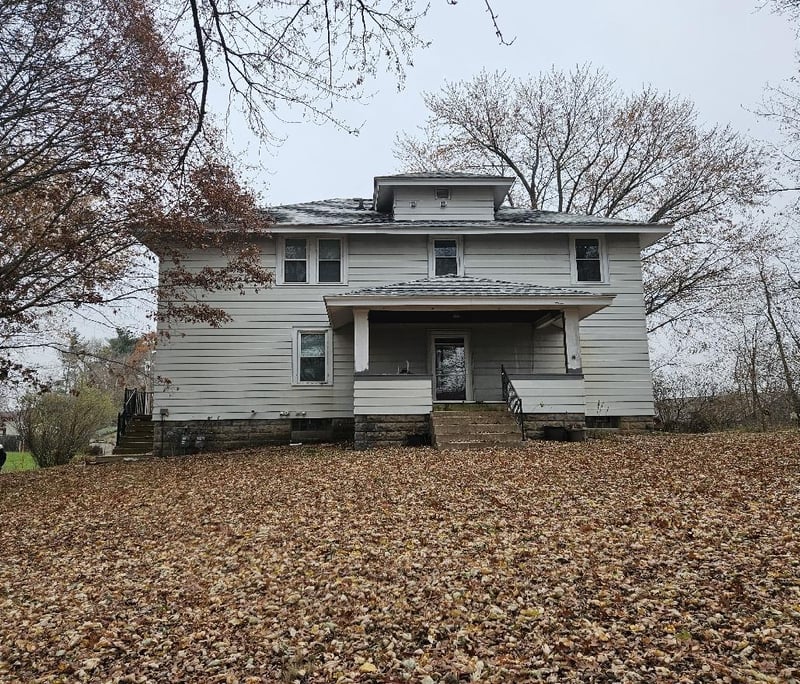 301 Mound Park Dr, Elk Mound, WI 54739