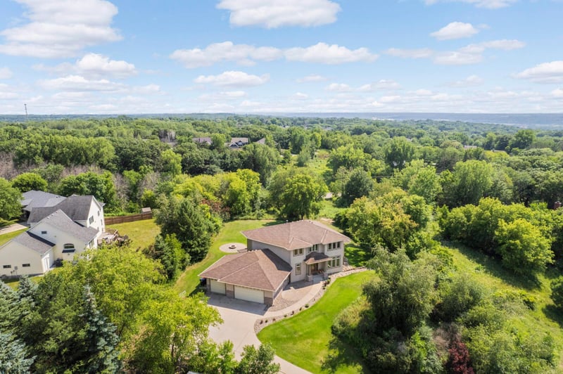 682 Sterling St S, Maplewood, MN 55119