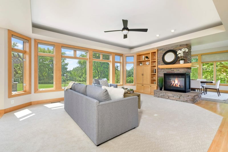 682 Sterling St S, Maplewood, MN 55119