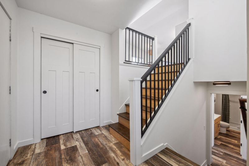901 Carver Beach Rd, Chanhassen, MN 55317