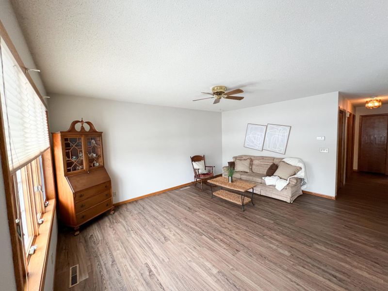 925 Liberty Dr #3, Worthington, MN 56187