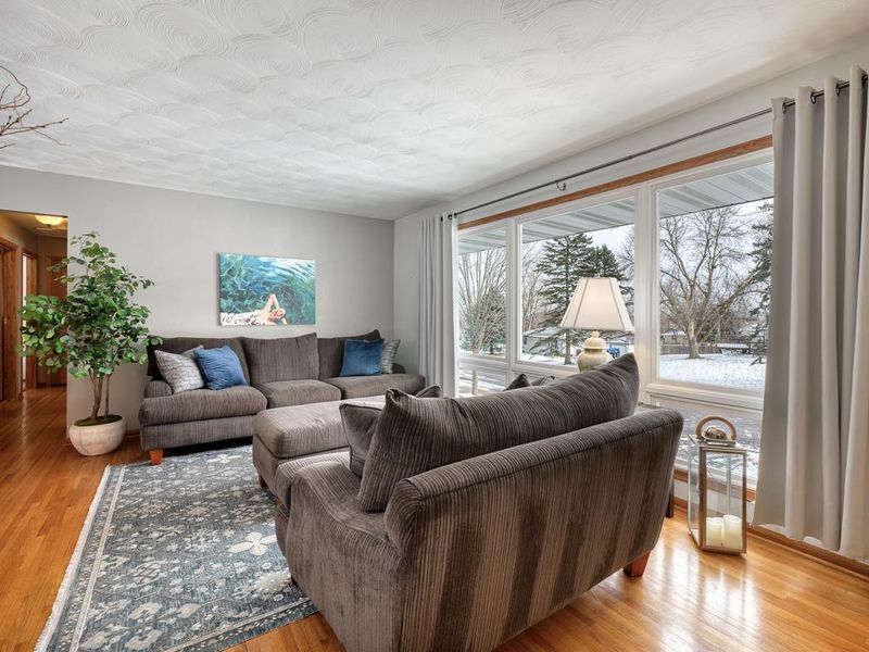 7193 Clay Ave, Inver Grove Heights, MN 55076