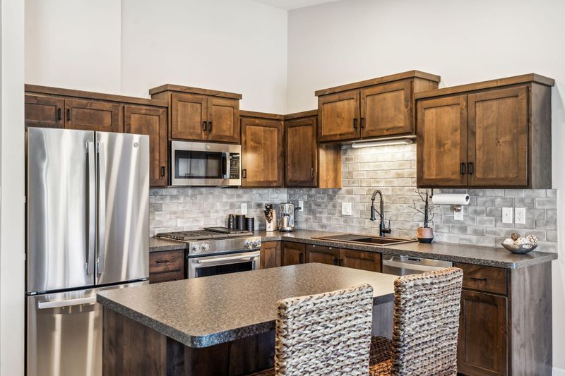 473 Riverpointe Ct, Watertown, MN 55388