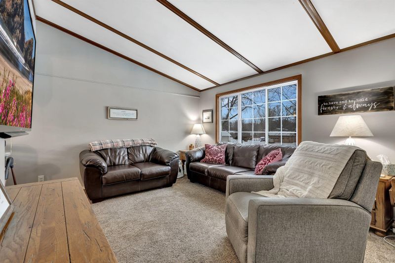 409 Miller St, Spicer, MN 56288