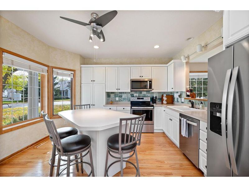 7280 Bordner Dr, Inver Grove Heights, MN 55076