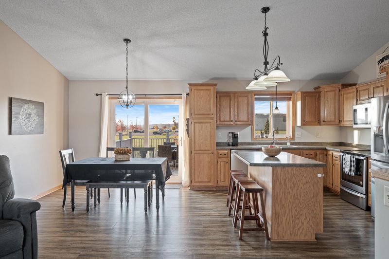 1204 4th St NW, New Prague, MN 56071